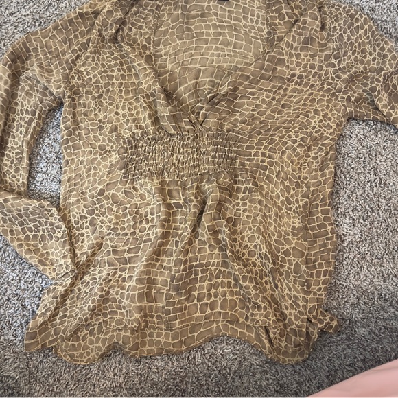 Josephine Chaus Tops - josephine Chaus Giraffe Pattern Top 100% Silk Sz 12